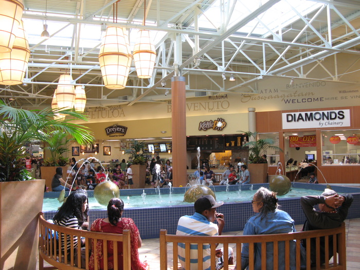 Great mall with high end stores and no sales tax!! - Review of